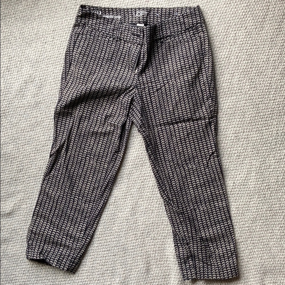 LOFT Black and Tan capris OP original crop